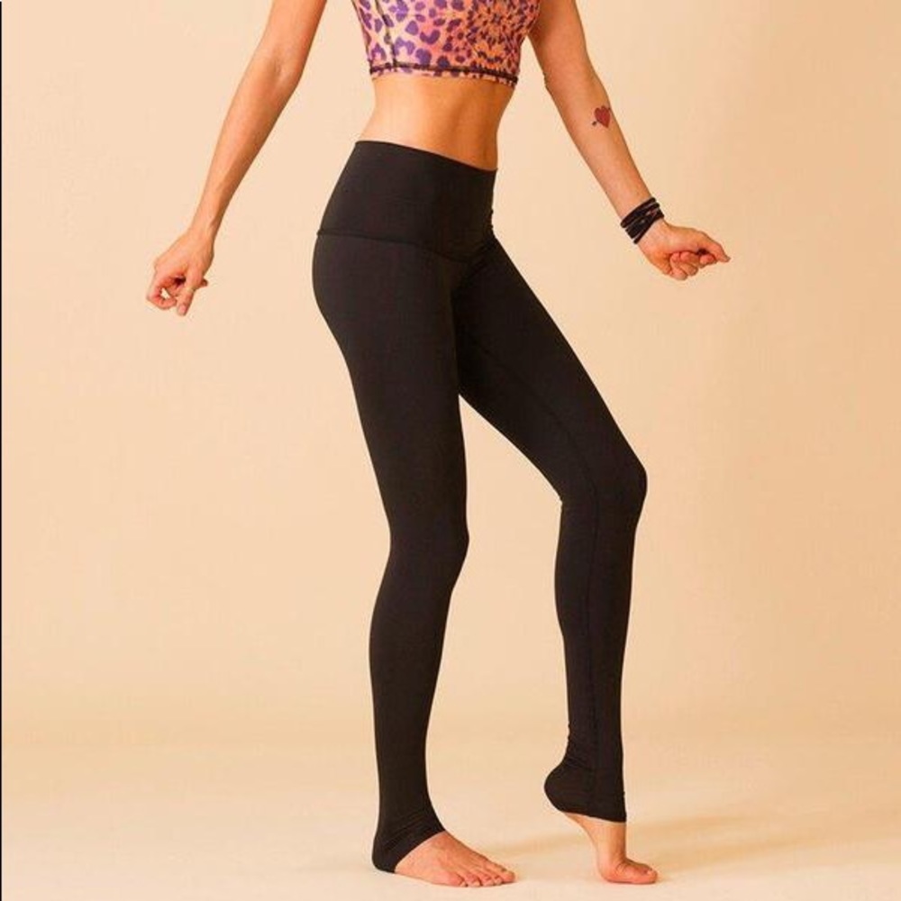 Teeki Solid Black Hot Pant